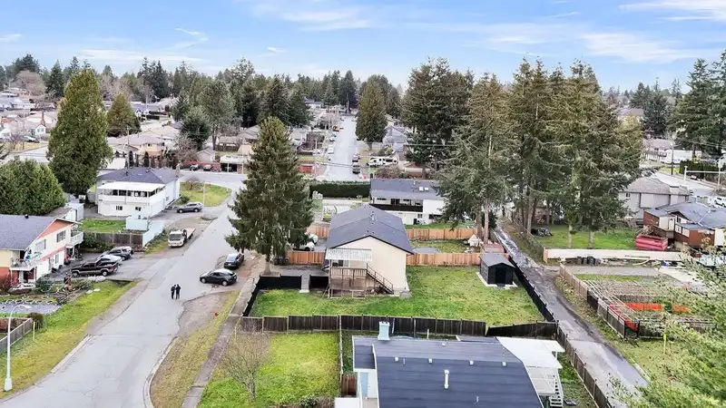 9974 127B STREET - photo 4 of 35