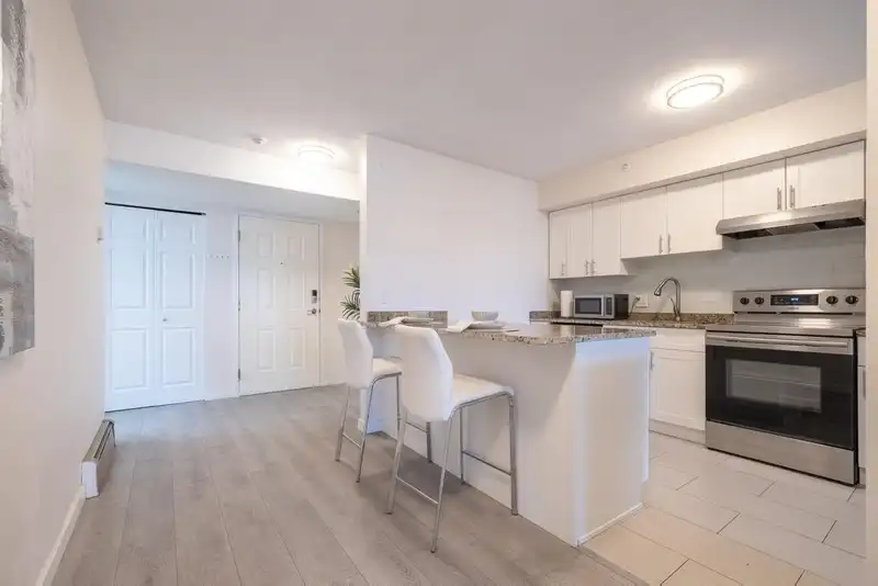 108 15233 PACIFIC AVENUE - photo 3 of 24