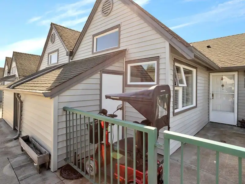 314 4885 53 STREET - photo 2 of 22