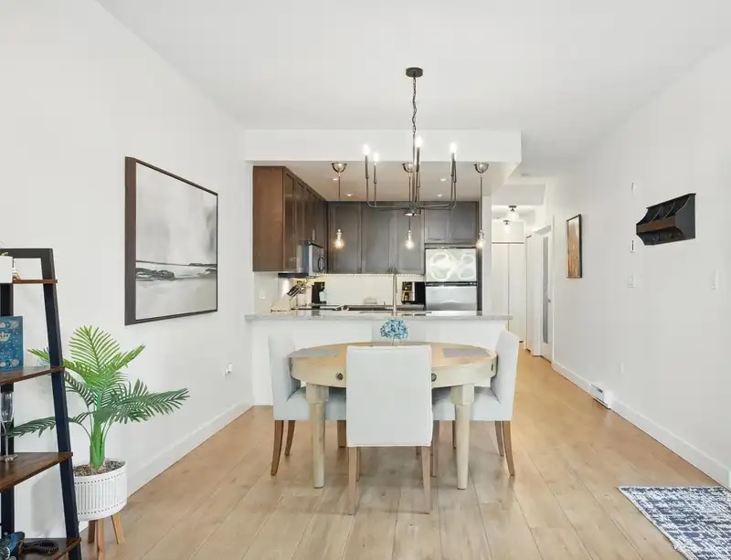 117 2368 MARPOLE AVENUE - photo 4 of 26