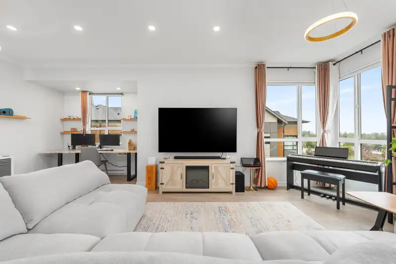 124 15111 EDMUND DRIVE - photo 4 of 38
