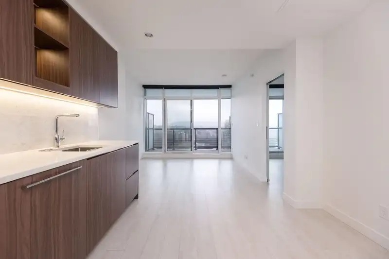 2508 4720 LOUGHEED HIGHWAY - photo 4 of 20