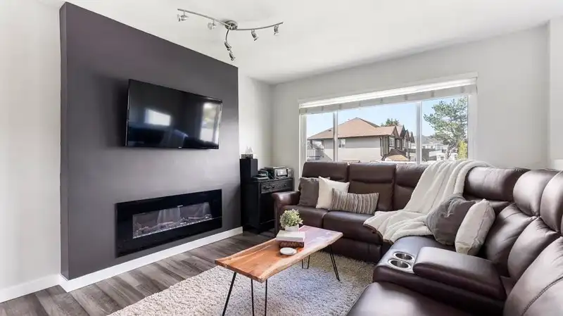 6266 175B STREET - photo 3 of 29