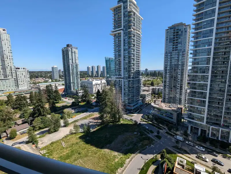 1906 13318 104 AVENUE - photo 2 of 16