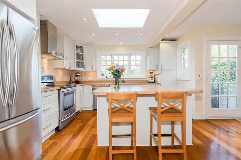 1722 WESBROOK CRESCENT - photo 2 of 5