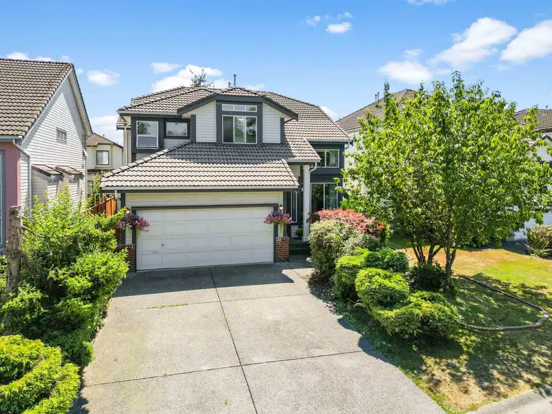 1418 RHINE CRESCENT - photo 1 of 29