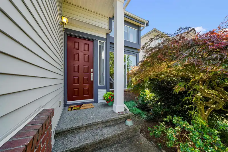 1418 RHINE CRESCENT - photo 2 of 29