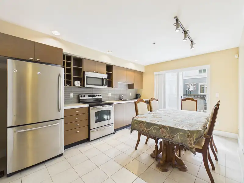 83 15833 26 AVENUE - photo 4 of 36