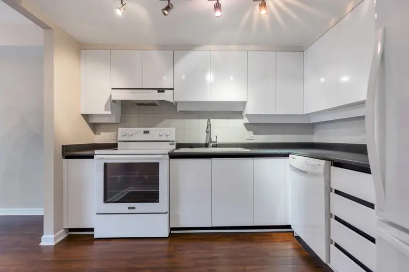 603 1132 HARO STREET - photo 3 of 25