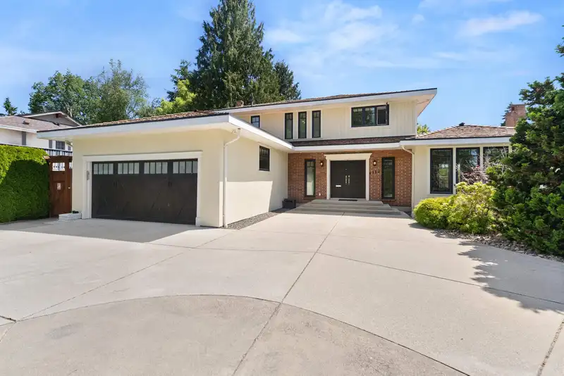 1112 50B STREET - photo 1 of 39
