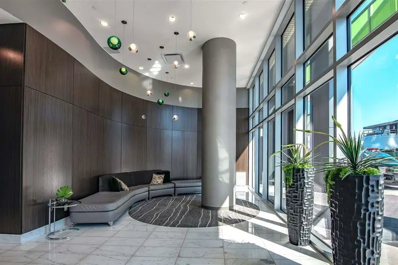 801 6638 DUNBLANE AVENUE - photo 2 of 10