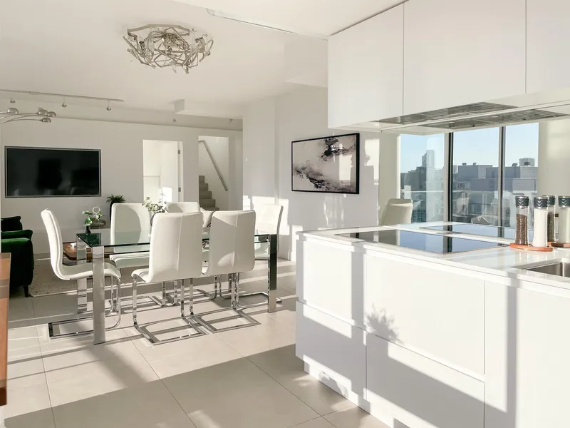 3703 689 ABBOTT STREET - photo 4 of 25