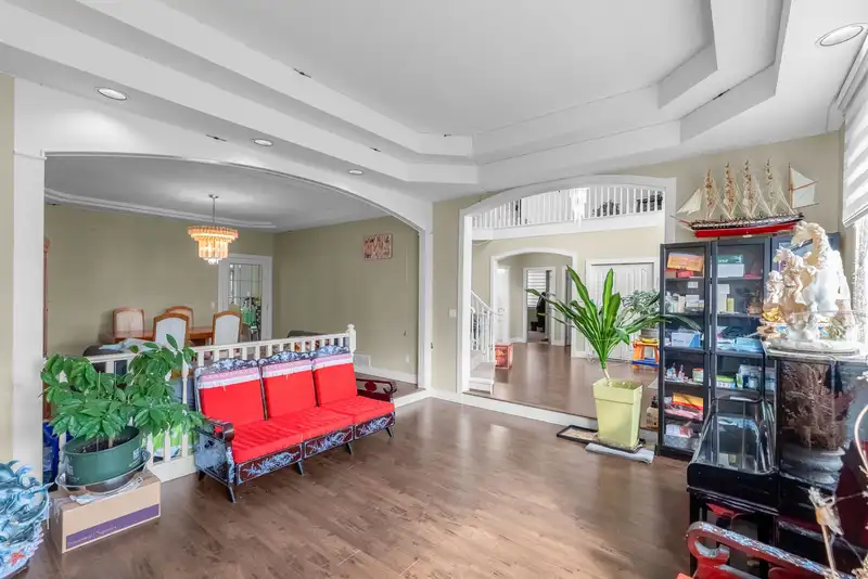 9671 157 STREET - photo 4 of 23