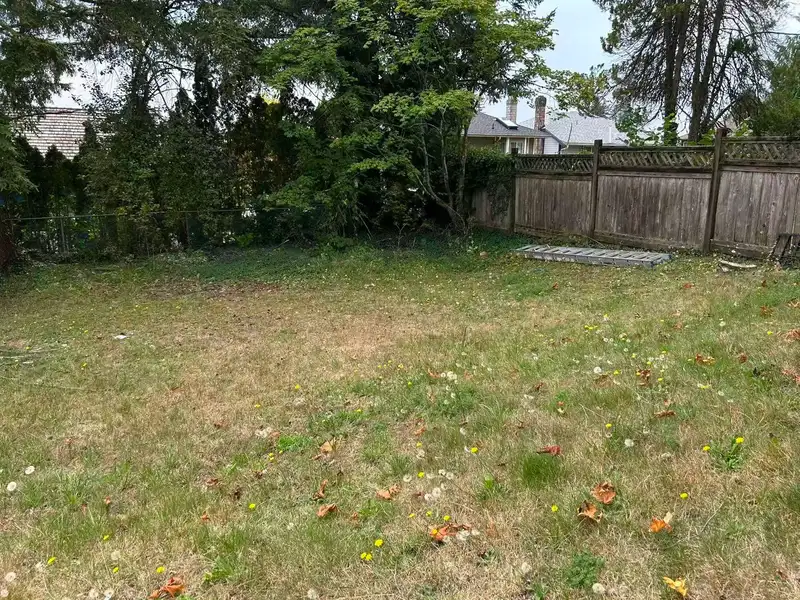 1780 RIDEAU AVENUE - photo 3 of 3