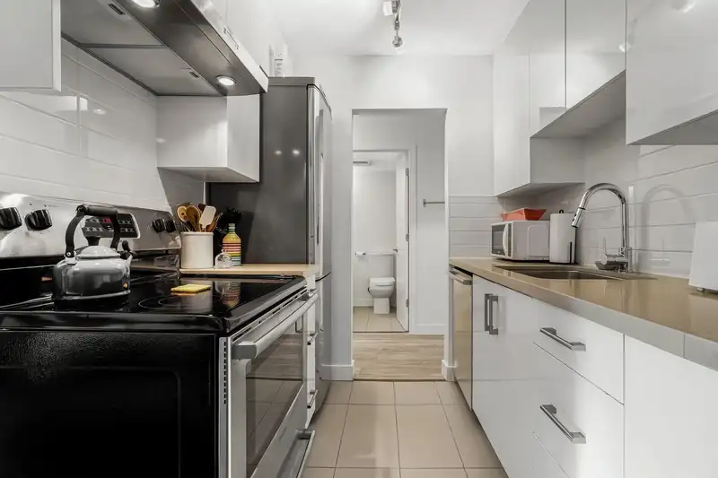 202 3150 PRINCE EDWARD STREET - photo 2 of 21