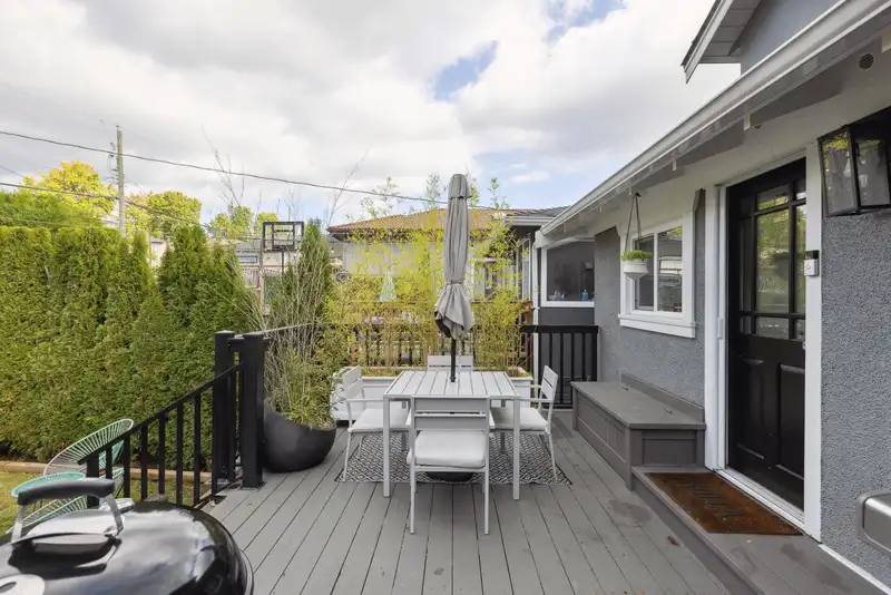 3803 NAPIER STREET - photo 4 of 40