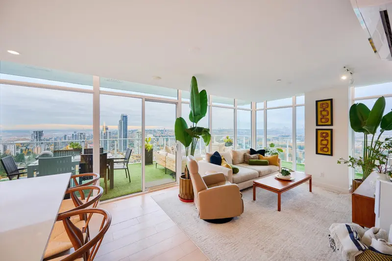 2802/03 652 WHITING WAY - photo 2 of 25