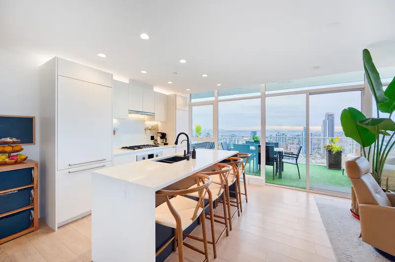 2802/03 652 WHITING WAY - photo 3 of 25