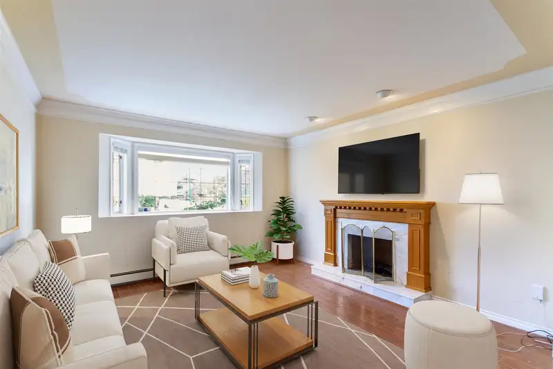 4586 W 8TH AVENUE - photo 2 of 15