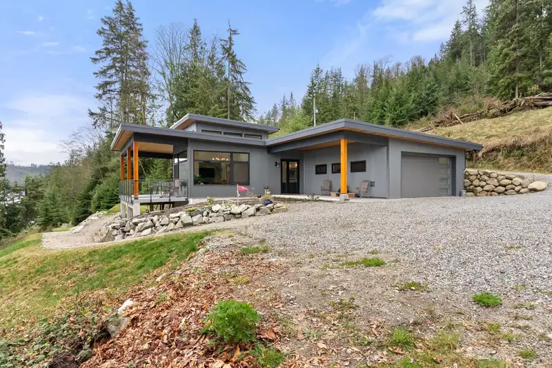 103 WITHERBY ROAD - photo 2 of 40