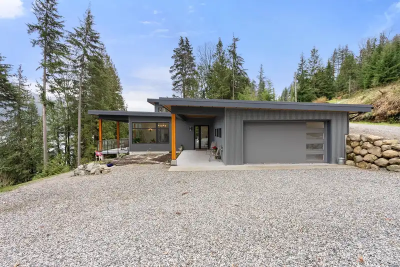 103 WITHERBY ROAD - photo 3 of 40