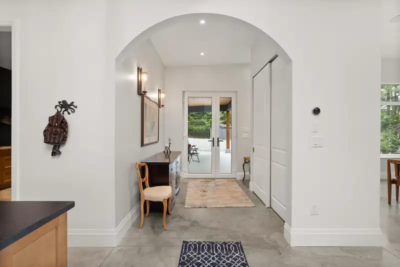 103 WITHERBY ROAD - photo 4 of 40
