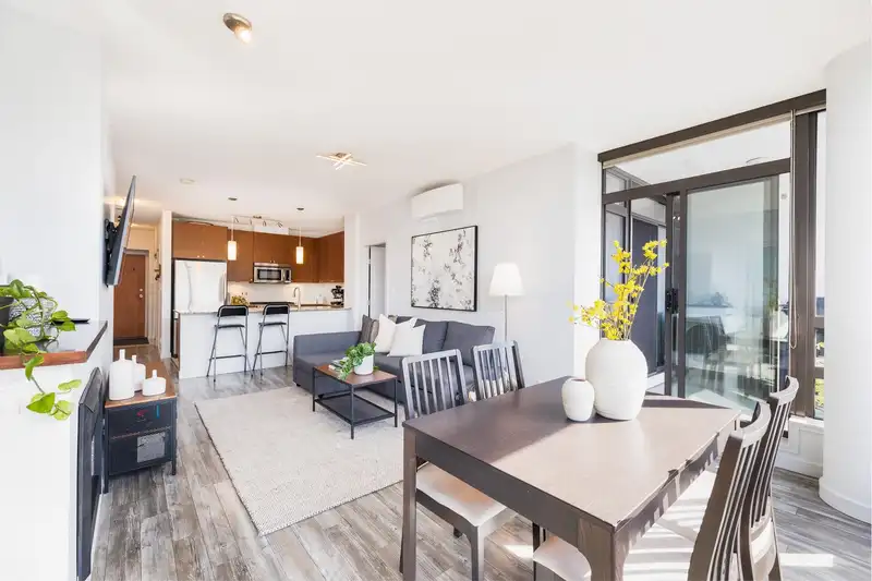 605 110 BREW STREET - photo 1 of 38