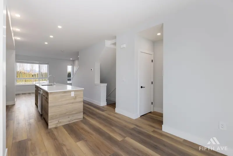 93 30530 CARDINAL AVENUE - photo 4 of 13