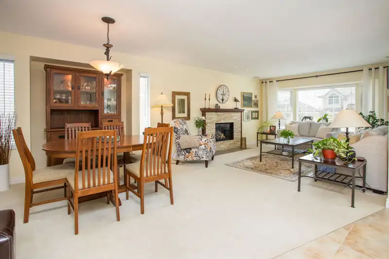 10421 TAMARACK CRESCENT - photo 3 of 40