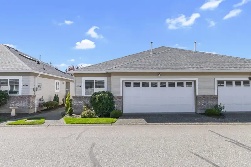 218 8485 YOUNG ROAD - photo 1 of 35