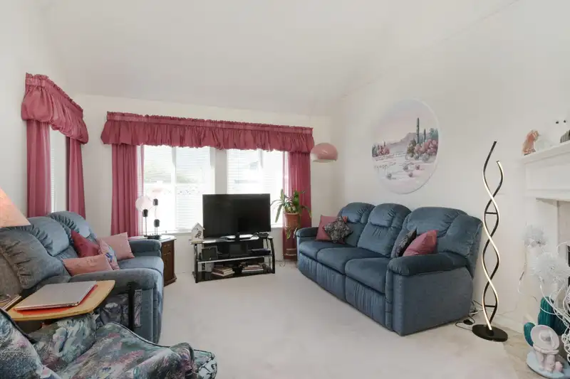 218 8485 YOUNG ROAD - photo 4 of 35