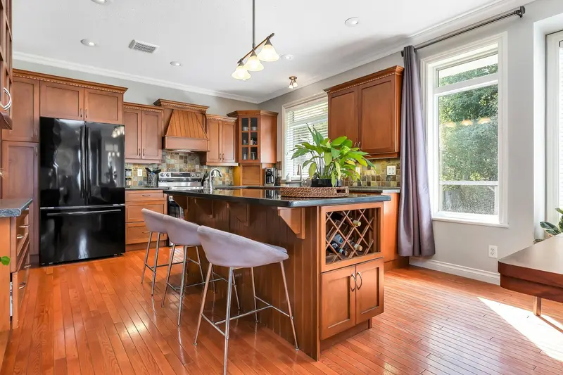 5637 THOM CREEK DRIVE - photo 4 of 25