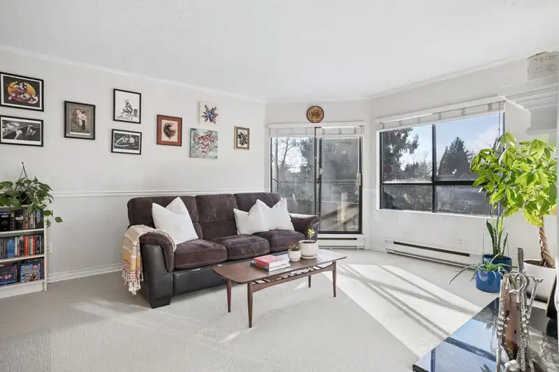302 1750 AUGUSTA AVENUE - photo 4 of 26