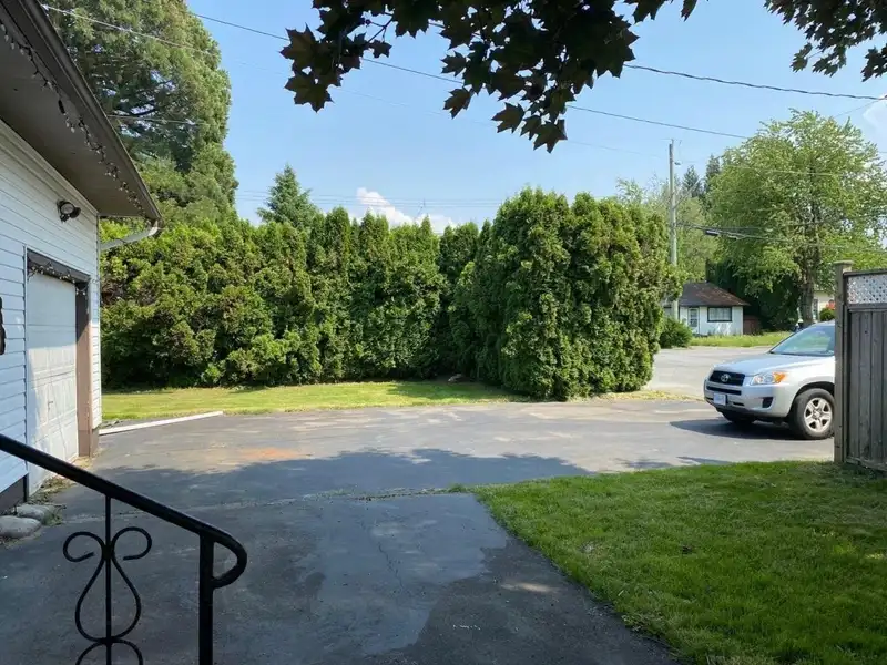45685 HERRON AVENUE - photo 3 of 24