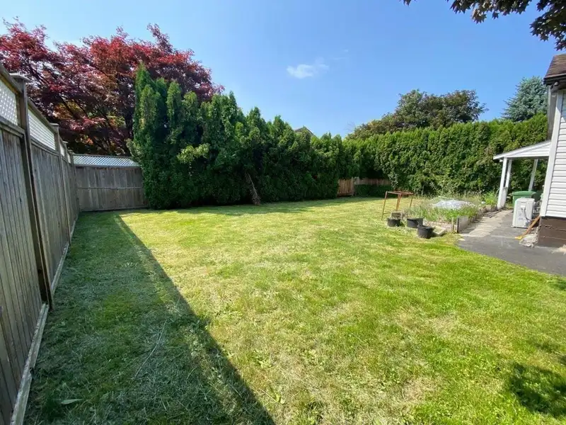 45685 HERRON AVENUE - photo 4 of 24