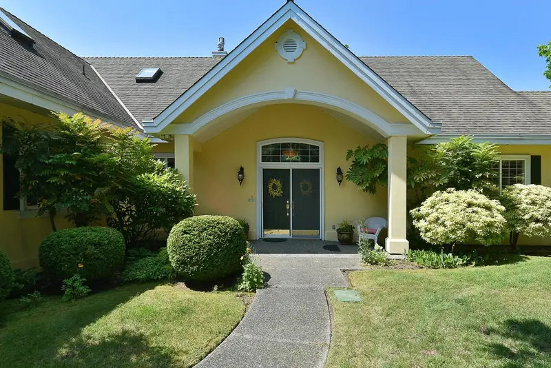 397 VERNON PLACE - photo 2 of 25