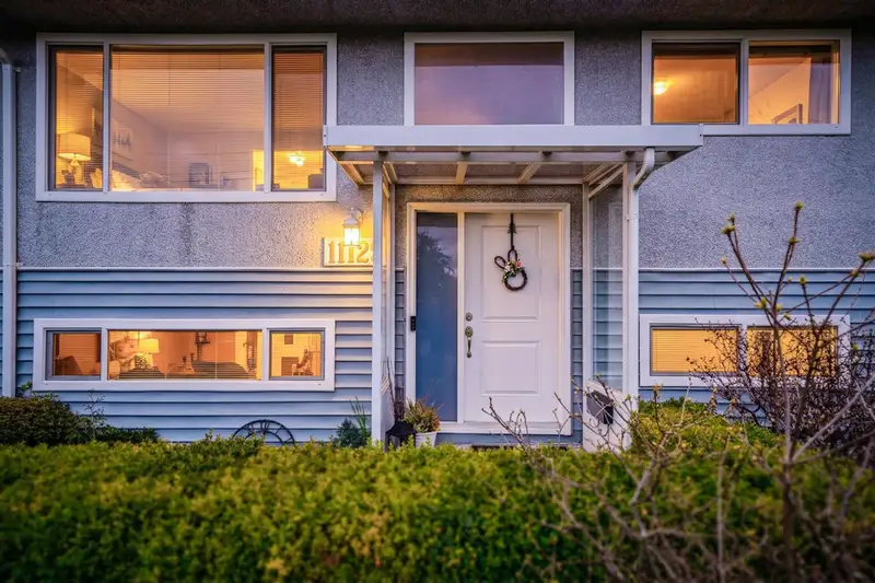 11129 N FULLER CRESCENT - photo 4 of 25