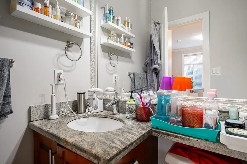 15177 76 AVENUE - photo 4 of 25