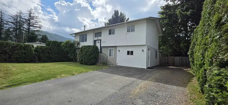 5635 TYSON ROAD - photo 1 of 40