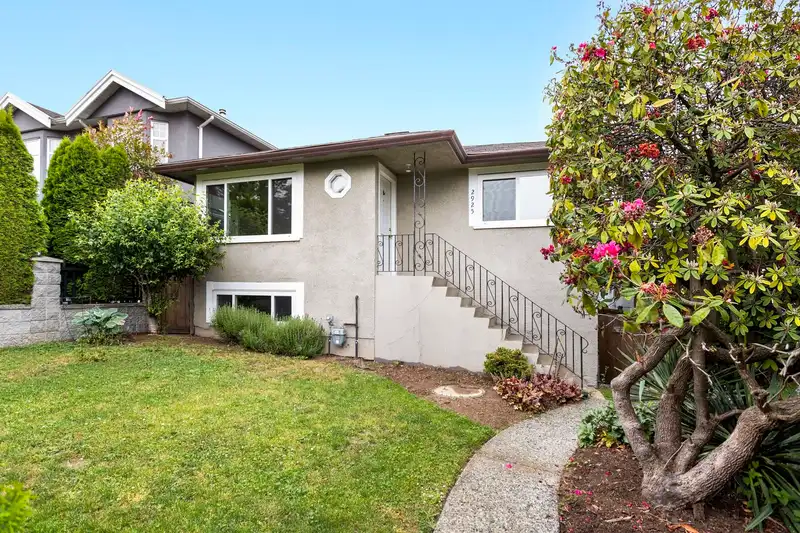 2925 MCGILL STREET - photo 2 of 40