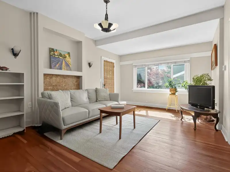 836 THIRTEENTH STREET - photo 4 of 23