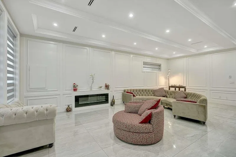 12420 80 AVENUE - photo 3 of 25