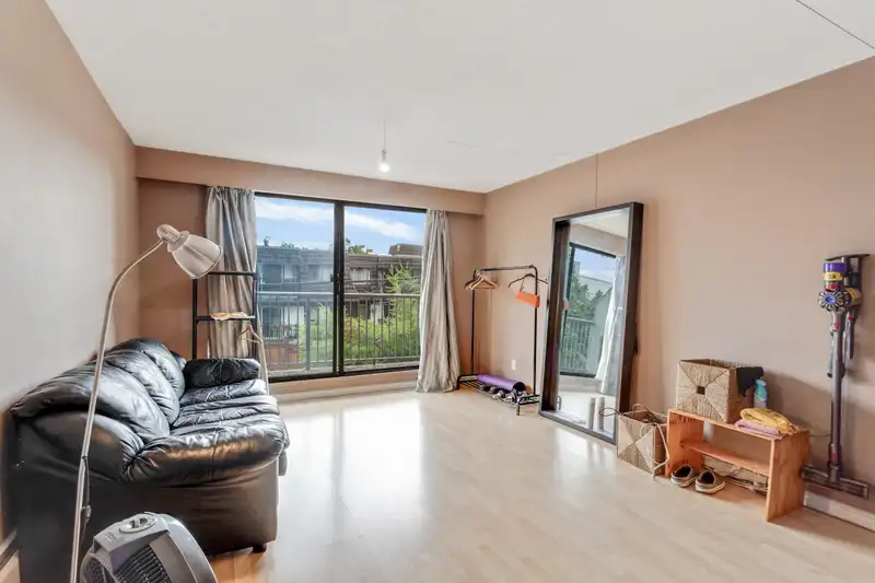 115 275 W 2ND STREET - photo 4 of 14