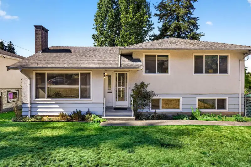 9455 113B STREET - photo 2 of 39