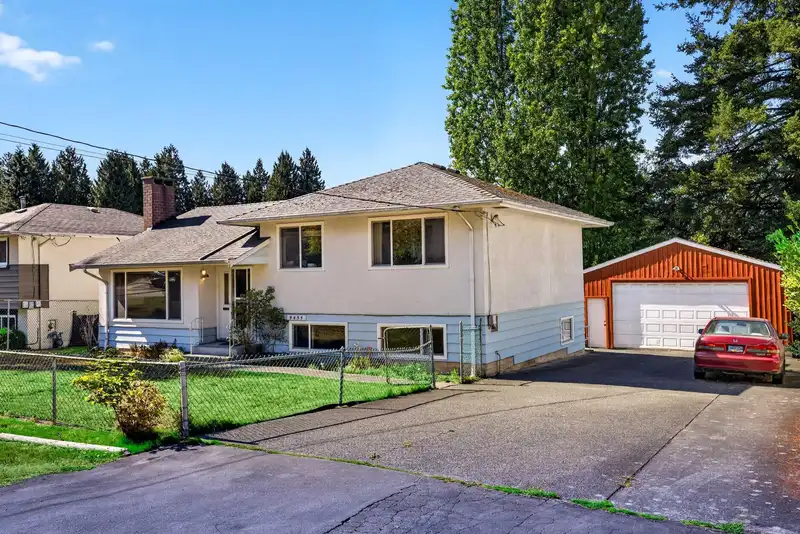 9455 113B STREET - photo 4 of 39