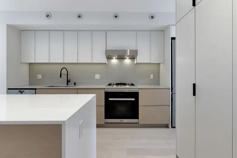 18 520 W 28TH AVENUE - photo 3 of 24