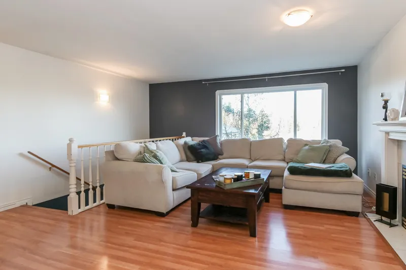 23 34250 HAZELWOOD AVENUE - photo 2 of 25