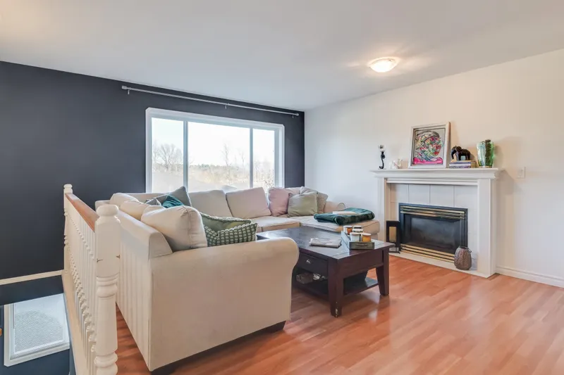 23 34250 HAZELWOOD AVENUE - photo 3 of 25