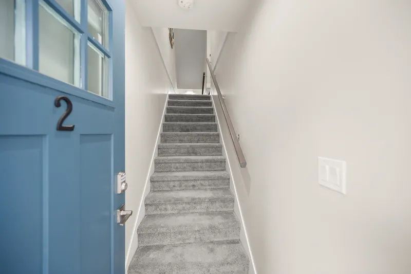 2 7410 194 STREET - photo 2 of 25