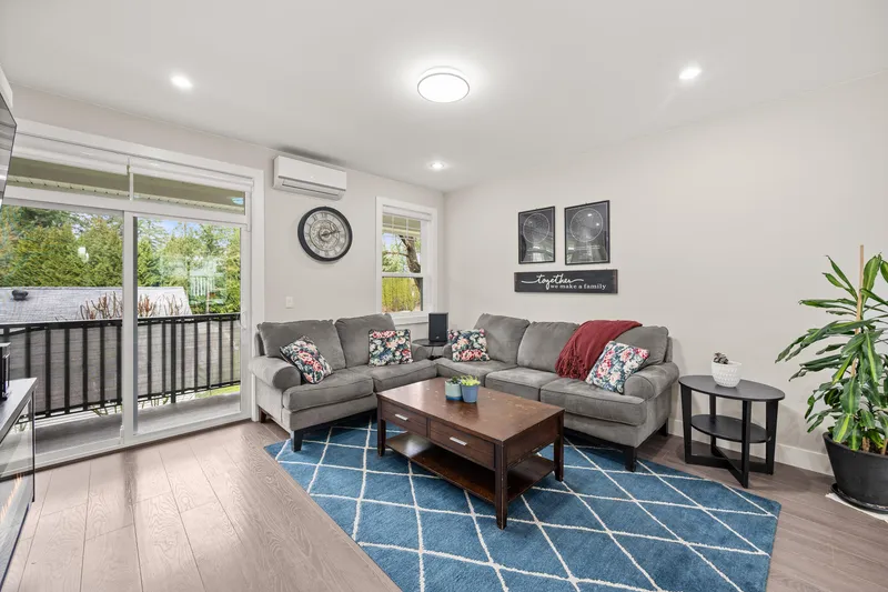 2 7410 194 STREET - photo 3 of 25